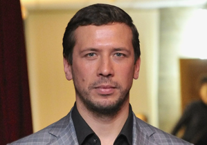 Попробуйте узнать известных актеров по детским фотографиям.