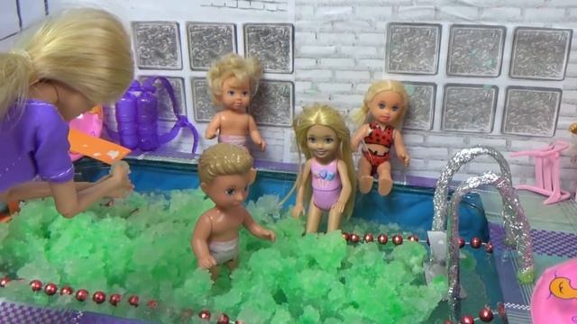 ДЖЕЛЛИ БАФФ И ОСТАЛИСЬ БЕЗ ФИЗКУЛЬТУРЫ( Куклы школа #мультики #Барби Игрушки Для девочек смотреть онлайн