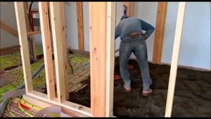 Устройство полусухой стяжки в бане в стиле фахверк
