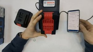 Зарядное устройство bosch gal 18v 160 c подключаю к телефону через программу Bosch Toolbox