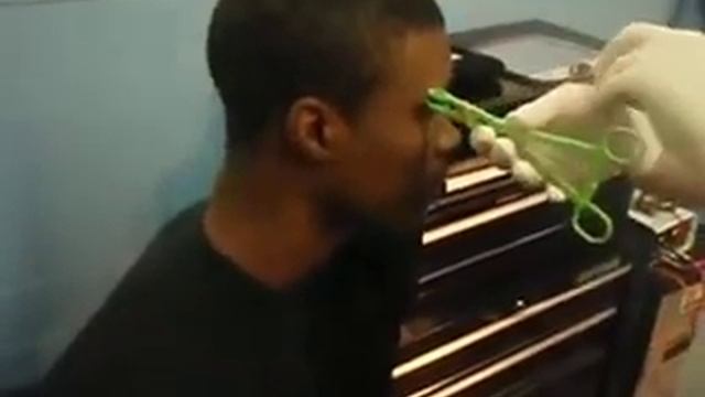 My brother getting his eybrow pierced ocu!! смотреть онлайн