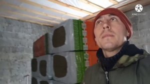Как можно утеплить потолочные перекрытия и не на косячить?Что лучше строительная фирма или частник?