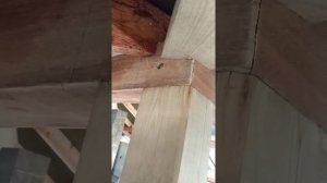 Вариант опирания прогона на стойку.