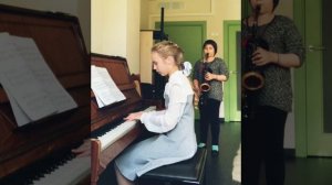 Shiltseva "A bumblebee at weekends" altosax / Шильцева "Шмелиный Уик-энд", саксофон и фортепиано.