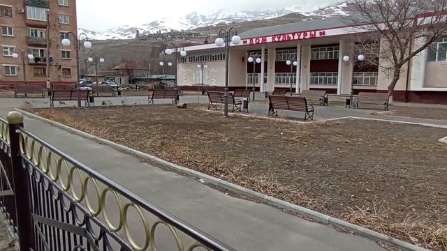 Два ущелья: Куртатинское и Кармадонское