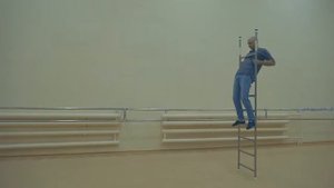 Падение с лестницы.