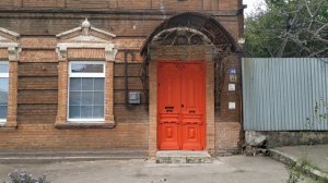 Старинный Мариуполь ул. ФОНТАННАЯ 44 - отреставрированные двери