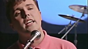 Tears For Fears - Everybody wants to rule the world.mp4