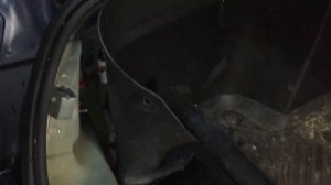 Замена лампочек в задних фонарях на Пежо 408