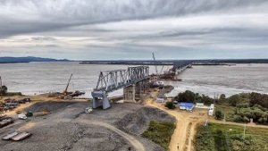 Россия построила железнодорожный мост в Китай через Амур
