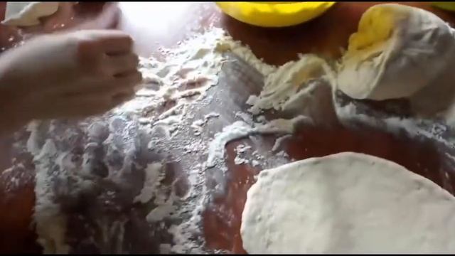 Вареники с домашним творогом и сметаной смотреть онлайн