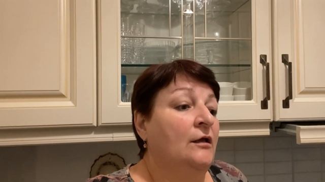 ВЛОГ/СТАРЫЙ НЕМЕЦКИЙ РЕЦЕПТ ГАЛУШКИ С КАРАМЕЛЕЗИРОВАННЫМИ ЯБЛОКАМИ/ТИГРА?