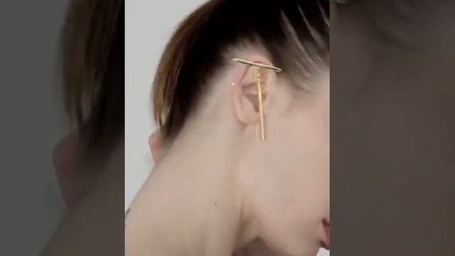 MAM Originals - Trans Collection - T Bar Ear Cuff Gold смотреть онлайн