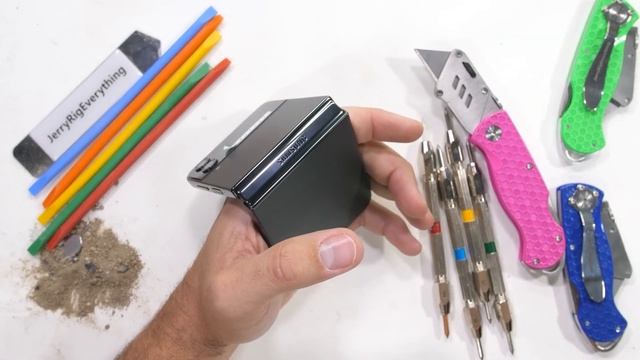 Samsung Z Flip 4 Тест на прочность!! - они немного поскользнулись... смотреть онлайн