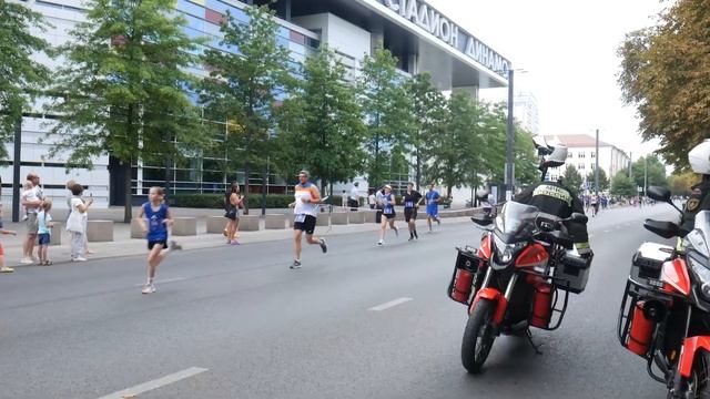 Забег на стадионе Динамо смотреть онлайн