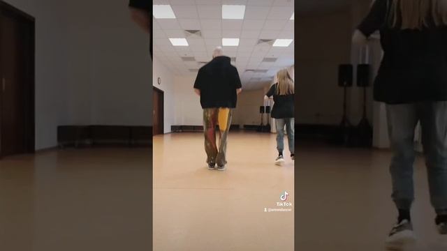ШАФФЛ ОБУЧЕНИЕ ДЛЯ НОВИЧКОВ. ВИДЕО УРОКИ ТАНЦЕВ ОНЛАЙН ИЗ ТИК ТОК ТРЕНДОВ 2022.
