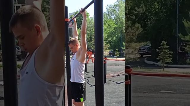 Сделал 23 подтягивания без подготовки. На дефиците смотреть онлайн