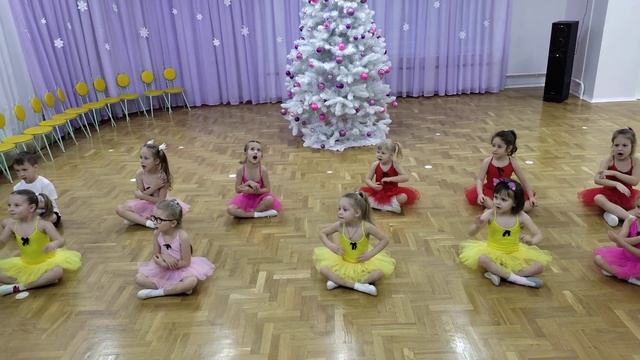 танец в саду. Паучок смотреть онлайн