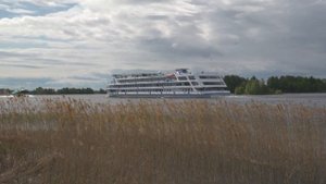 Теплоход «Антон Чехов» на острове Кижи