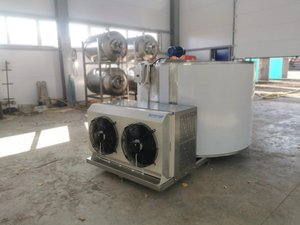 Охладитель молока на 3000 литров (УОМ-3000).mp4