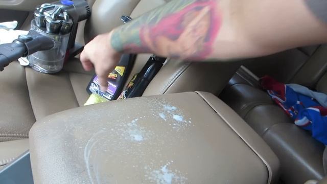 Cleaning 7 Year old Car Leather Amazing Results смотреть онлайн