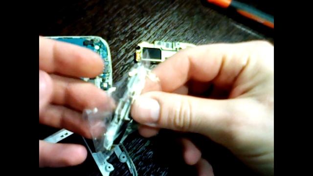 Замена динамика Galaxy S4 mini своими руками смотреть онлайн