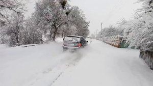 BMW X5 e53 3.0d 2006. Валит по снегу.)