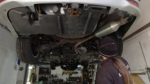 Unterbodenschutz mit Rostumwandler selber machen - Toyota Avensis