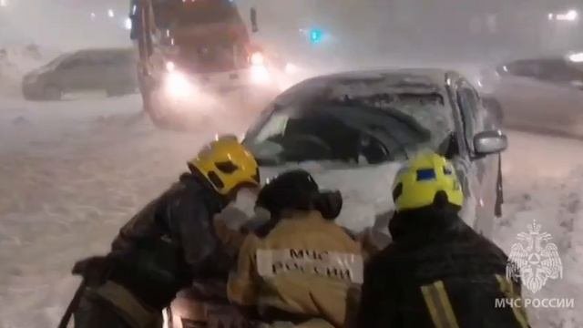 Магаданскую область продолжает заметать..MP4