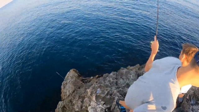 ?Ловля зубаря в Севастополе.Рыбалка на Черном море на спиннинг.