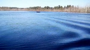 лодка автобот. ветерок 8.скорость 27 км/ч