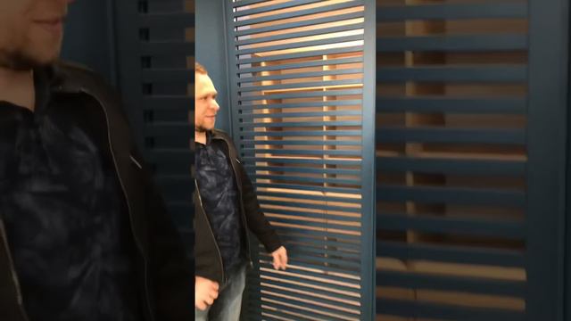 Отзыв заказчика. Стильная реечная дверь в гардеробную. #гардеробная #design #мебельвприхожую