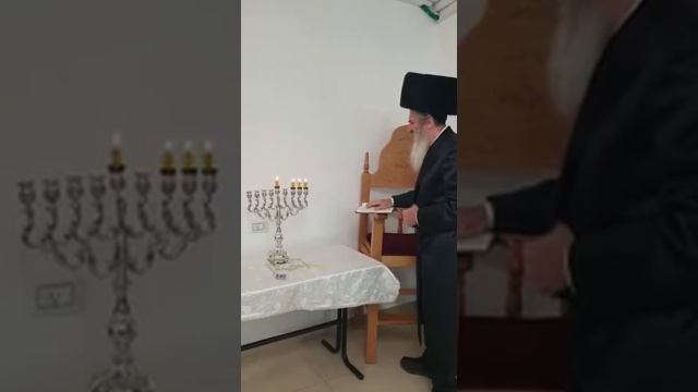 Благословение на свечи Хануки. смотреть онлайн
