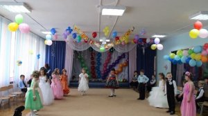 Танец в детском саду. Выпускной вечер.