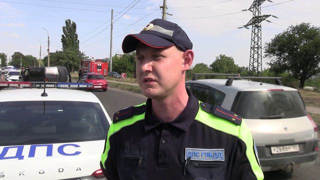 Сотрудники полиции устанавливают обстоятельства смертельного ДТП в Макеевке