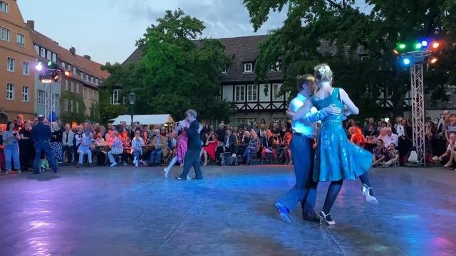 Yvonne & Mark und Minna & Kim | Ballhofplatz 2022 | Porteñisimo смотреть онлайн