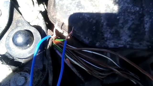 Mercedes Benz w203 поиск провода на датчик температуры за бортом. смотреть онлайн