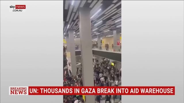 Russian airport closes after anti-Israel protest storm the runway смотреть онлайн