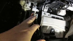 TOYOTA PRIUS 30 Не качественный монтаж авто-сигнализаций, подборка.