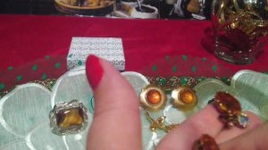 Распаковка винтажных украшений Антикварная брошь Коро (Coro)Nina Ricci#unbagging #vintagebrooch