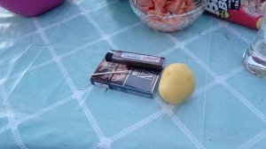 Стоял погожий летний день от солнца нас спасал басейн.