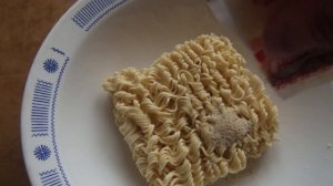 Влог  обзор  Лапша Роллтон с курицей