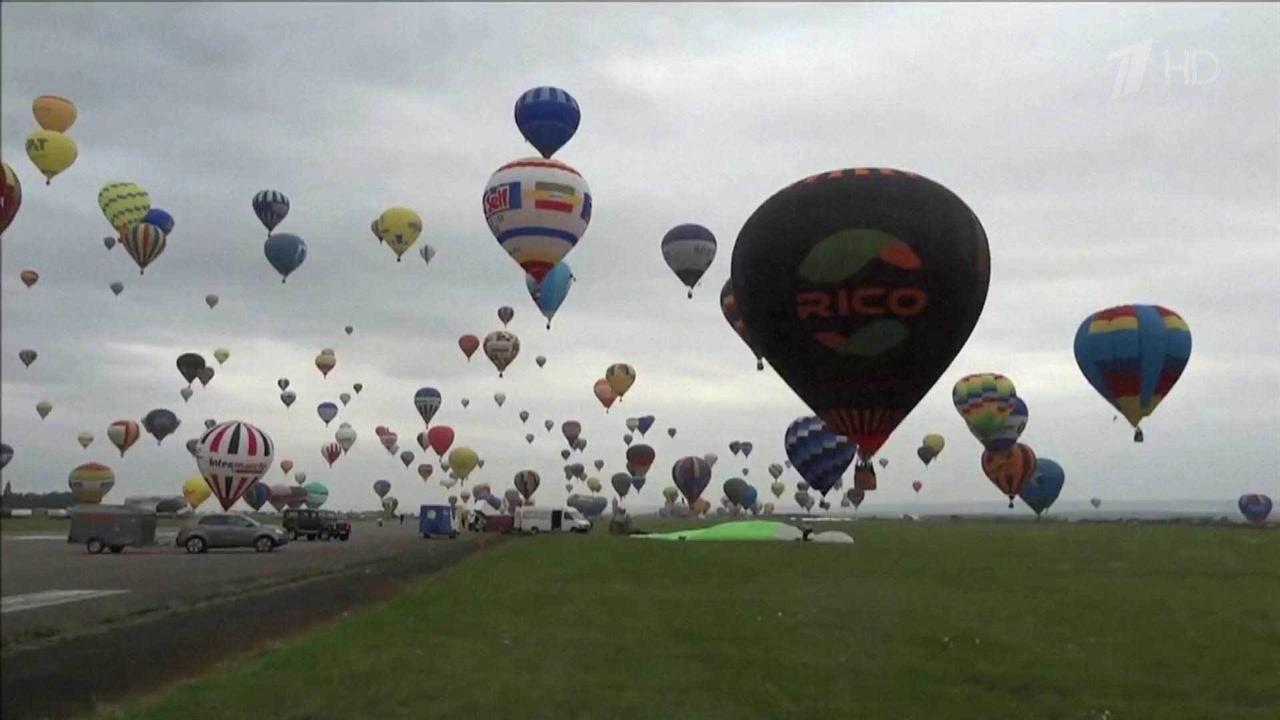 аэростаты шары. Lorraine mondial air ballons во франции 2013. мероприятия рекордсмены воздушных шаров. воздушный шар в стокгольме. летающий воздушный шар.