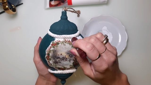 Vintage Christmas Ornament ❄️?❄️ Decoupage tutorial смотреть онлайн