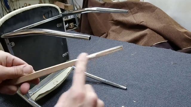 Стёрлись заглушки на ножках стула? Вот простое решение! смотреть онлайн