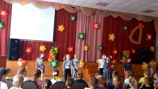 Даниэла Кожевникова и группа.  Школьный хип-хоп в Школьном лагере 2022. Закрытие смены.