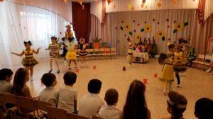 Танец пчелок жу жу ????