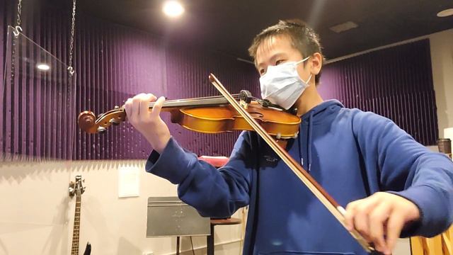 Benjamin plays gavotte by Jean becker смотреть онлайн