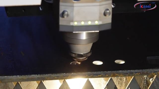 Автоматизированный комплекс лазерной резки YAWEI SMD HLF | Скоростная резка  листовых металлов
