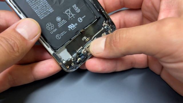 Замена разъема Replacing An IPhone XS Charging Port - Step By Step Guide!